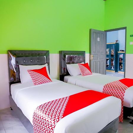 Oyo 2903 Putri Residence Syariah Bukittinggi Zewnętrze zdjęcie